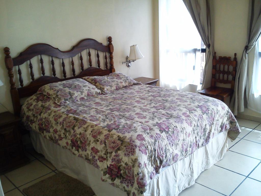 Hotel Los Balcones Паррас-де-ла-Фуенте Екстер'єр фото